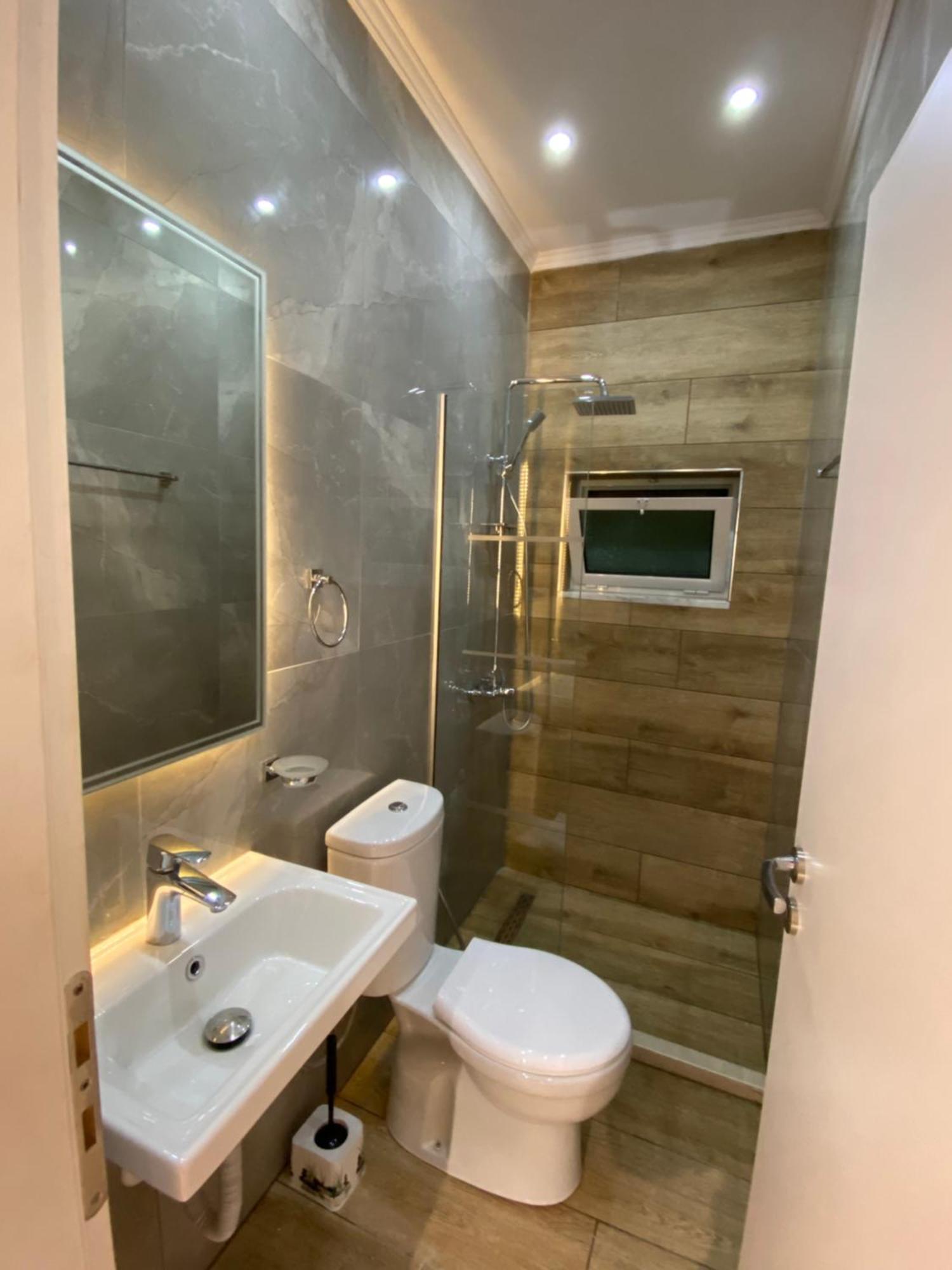 Novs Apartment3 Gjirokastër Exteriör bild