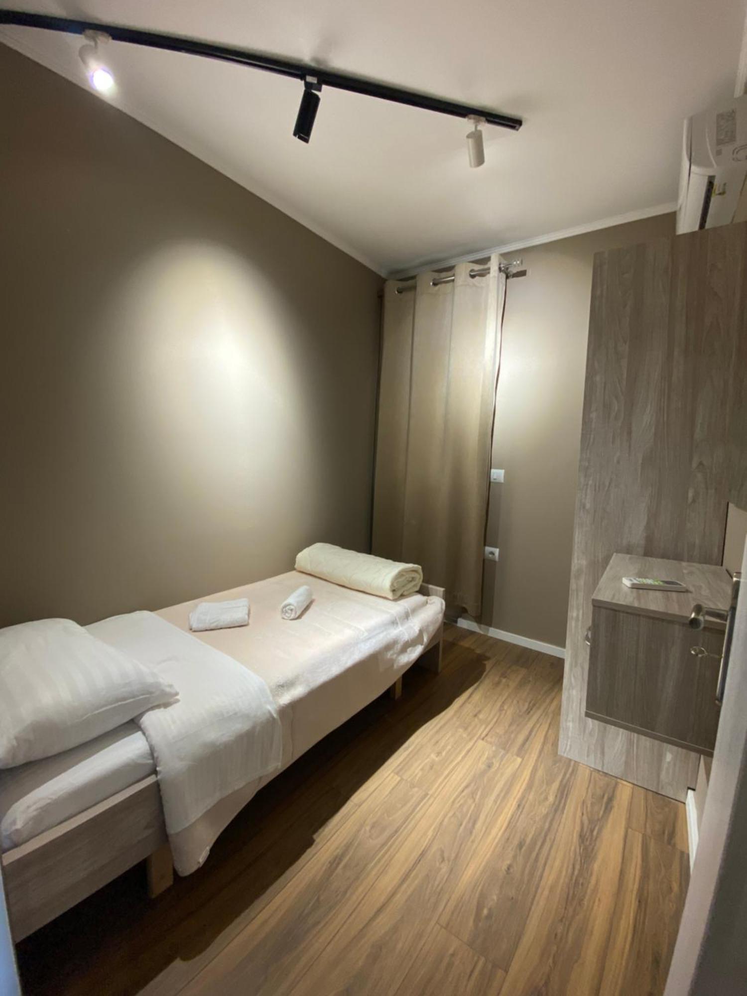 Novs Apartment3 Gjirokastër Exteriör bild
